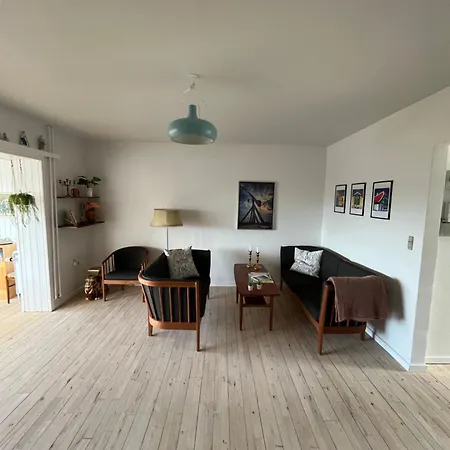 5 Person, Charming Townhouse In Villa *